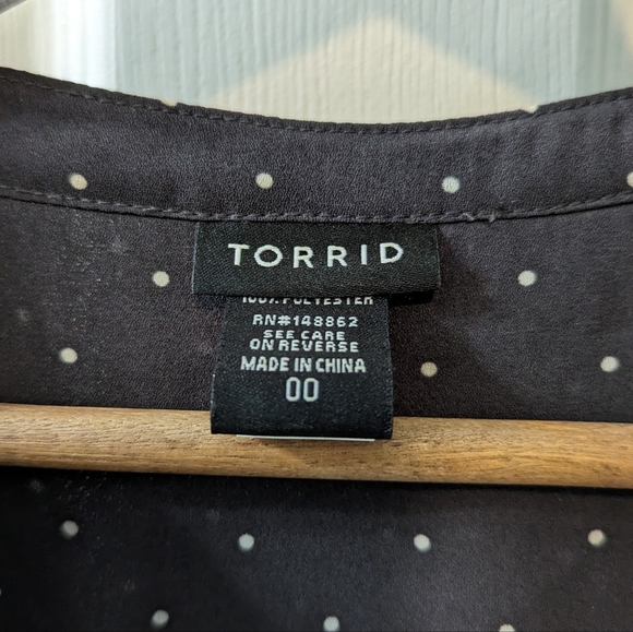 Torrid Dark Grey Sheer Blouse with Polka Dots (Size 00) - Picture 3 of 4